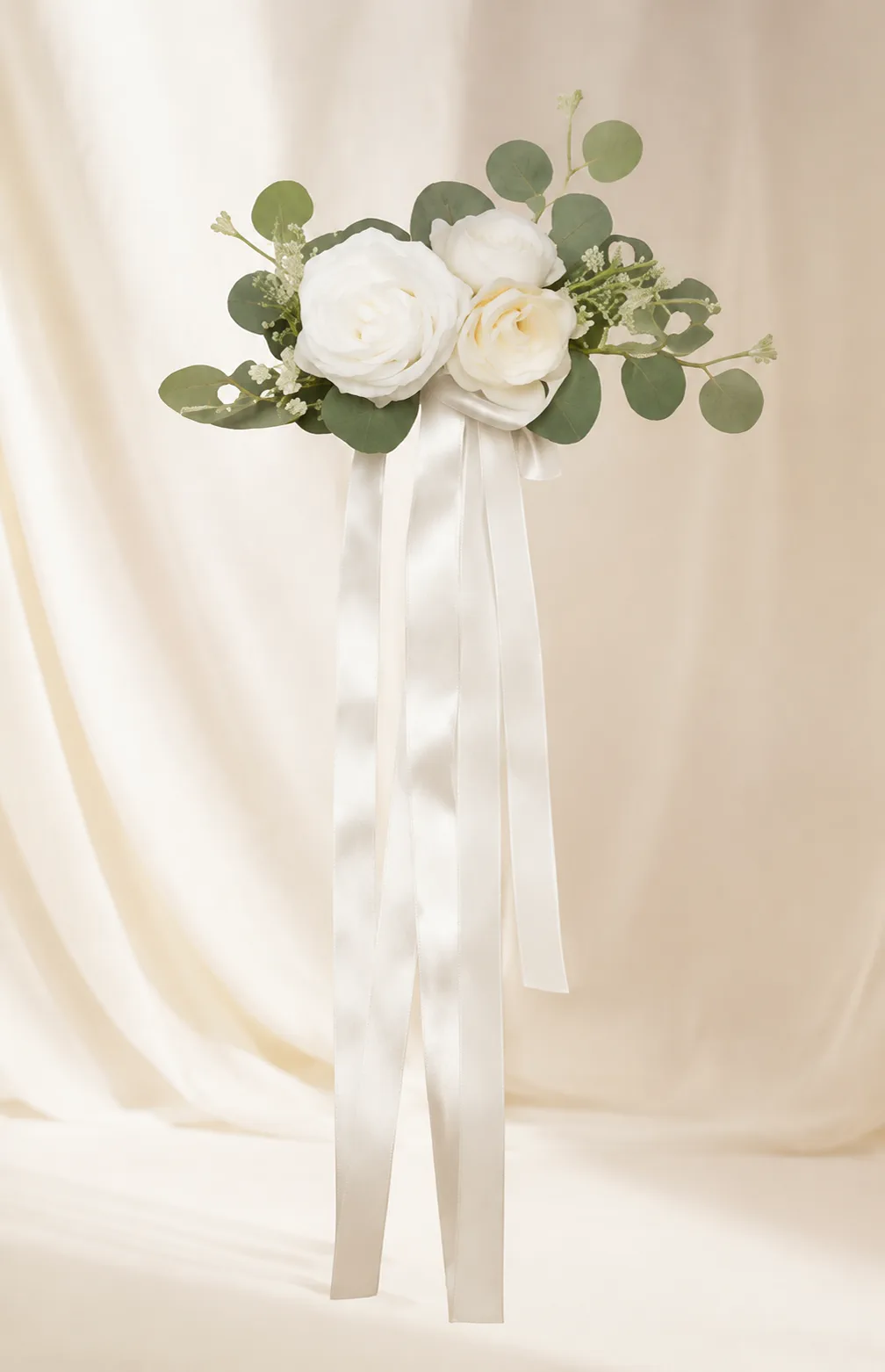 Blumenschmuck für Brautpaarsessel