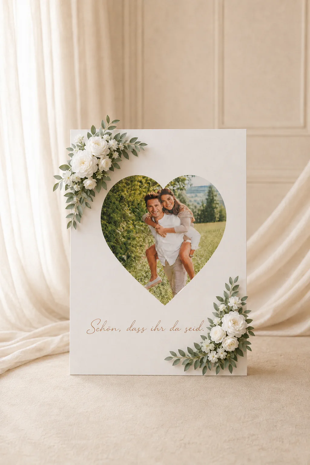 Blumenschmuck für Hochzeitsschild